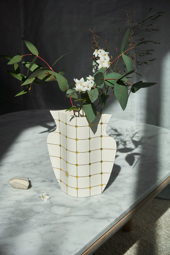 Octaevo Lido Mini Paper Vase in White