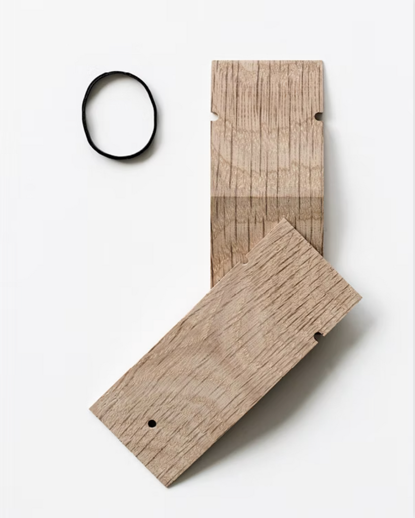 Moebe Pinch Clip in Natural Oak