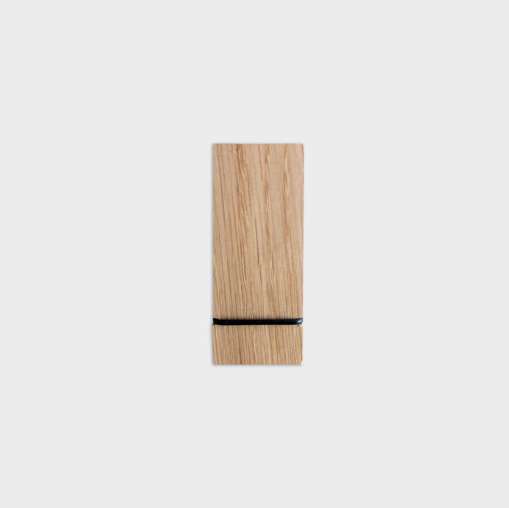Moebe Pinch Clip in Natural Oak