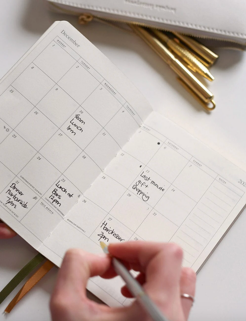 Weekly Pocket Planner in Peaches 2025