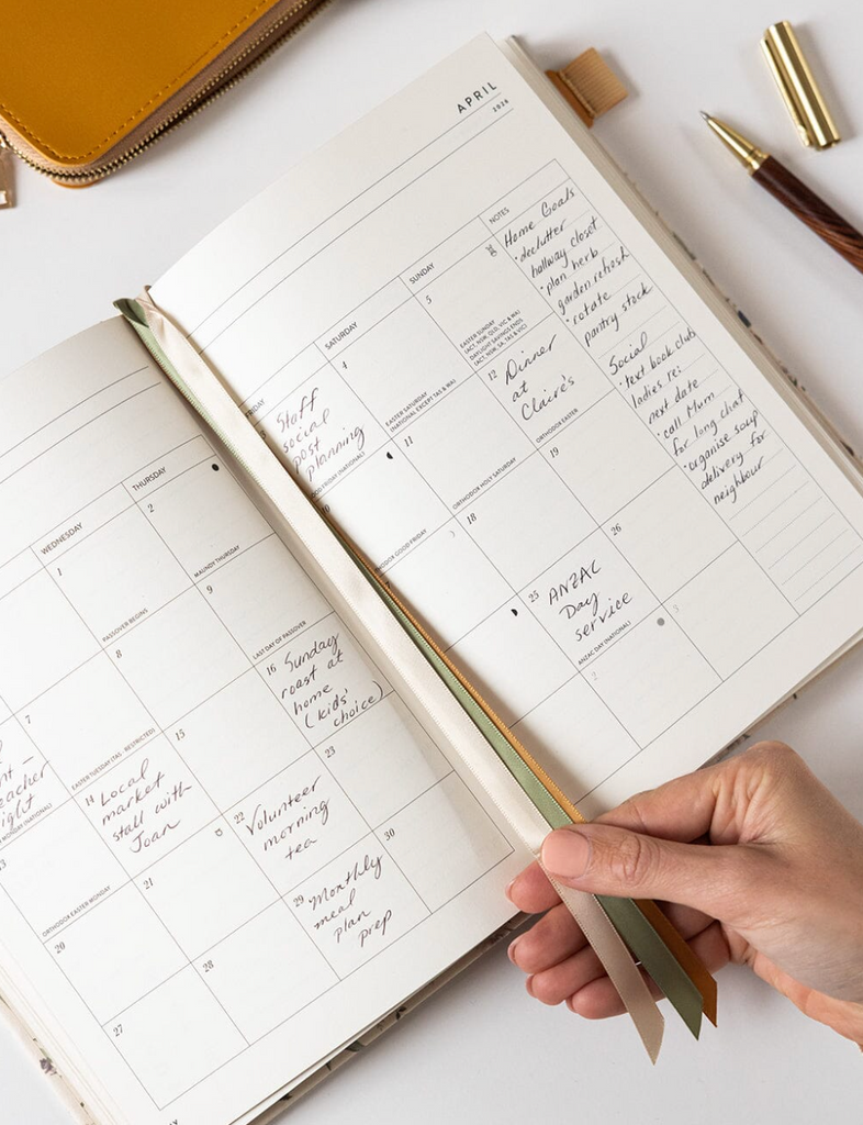 Pre-order: Bespoke Letterpress 2026 Desktop Linen Bound Weekly Planner in Button Fern